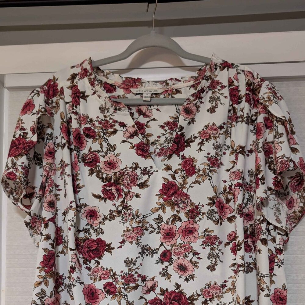 41 Hawthorn White Floral Blouse 3X